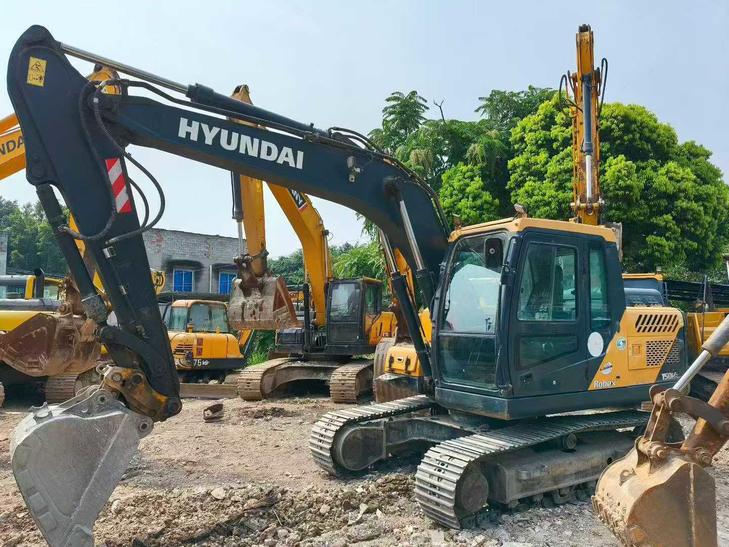 Buy Hyundai R130W Used Excavator / 1
