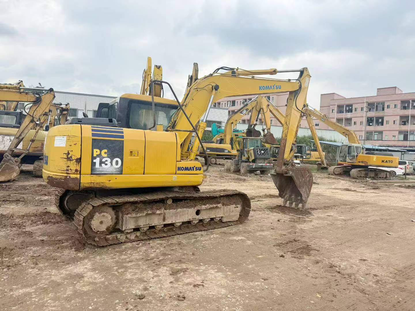 Buy Komatsu PC130-7 Used Excavator / 2