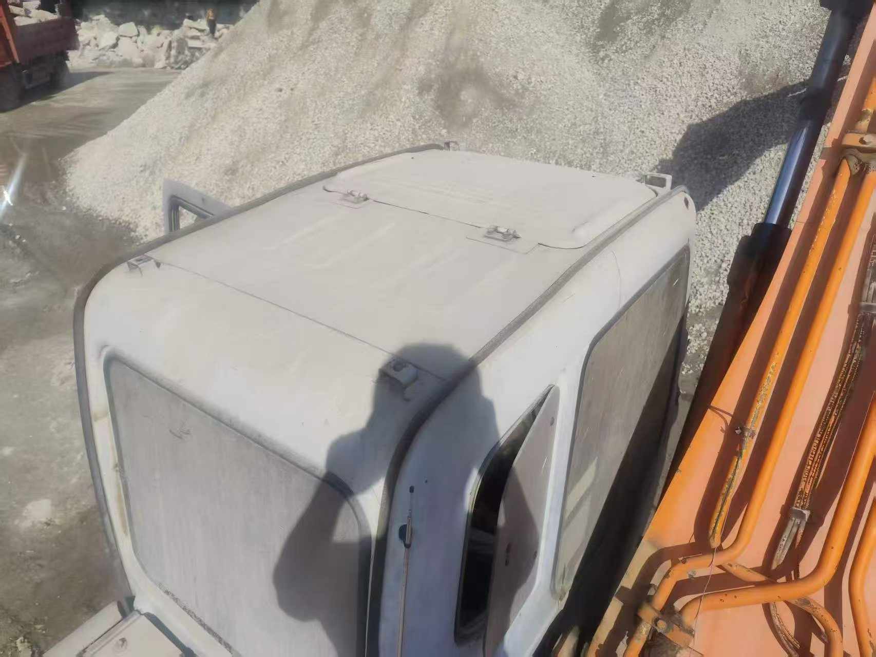 Buy Hitachi EX200-5 Used Excavator / 7 Buy Hitachi EX200-5 Used Excavator / 7