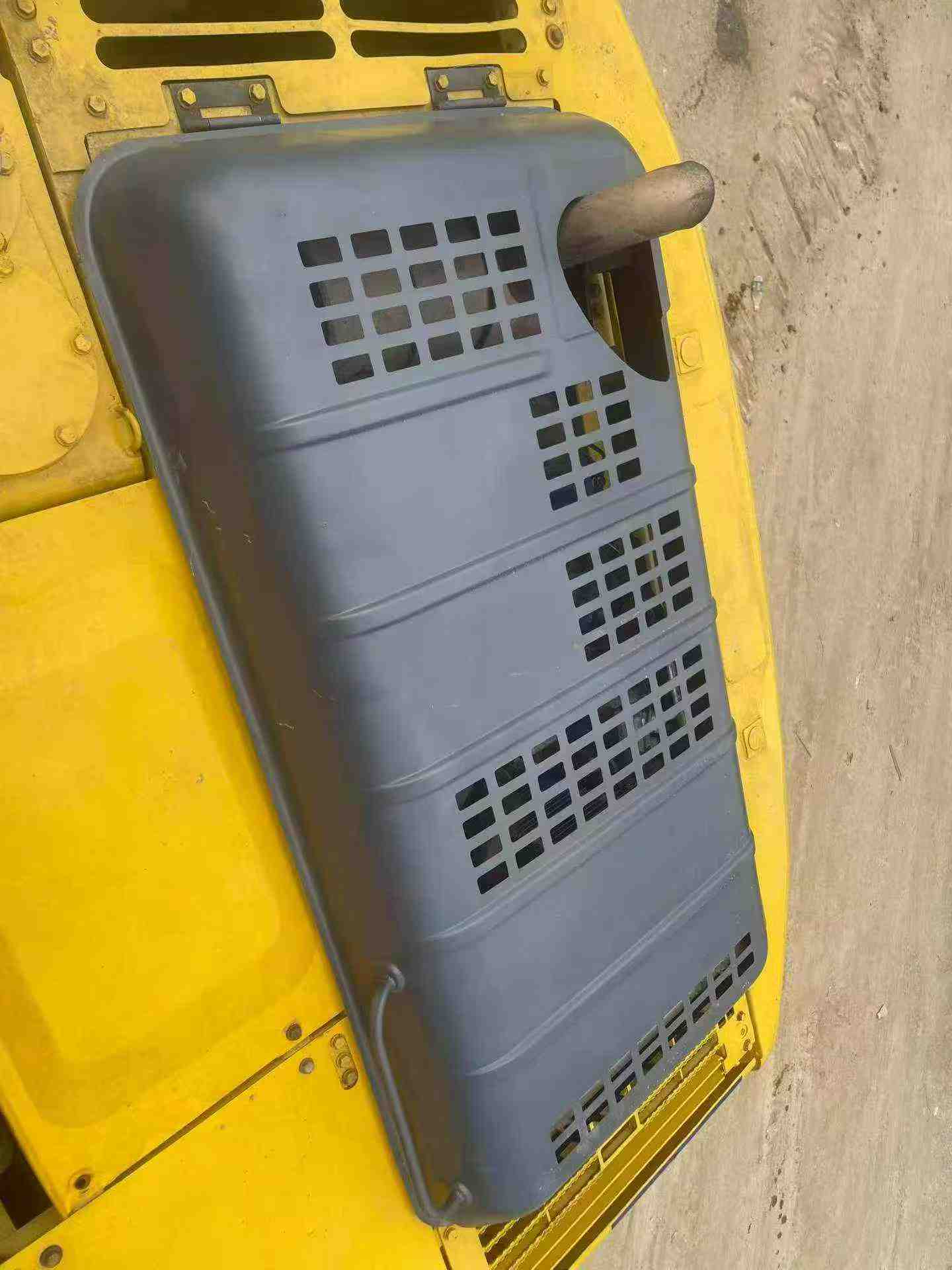 Buy Komatsu PC200-7 Used Excavator / 8