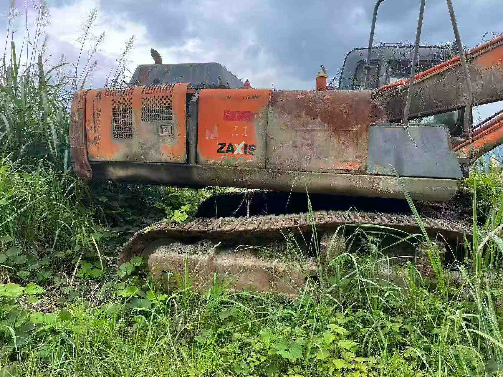 Buy Hitachi EX350 Used Excavator / 2 Buy Hitachi EX350 Used Excavator / 2