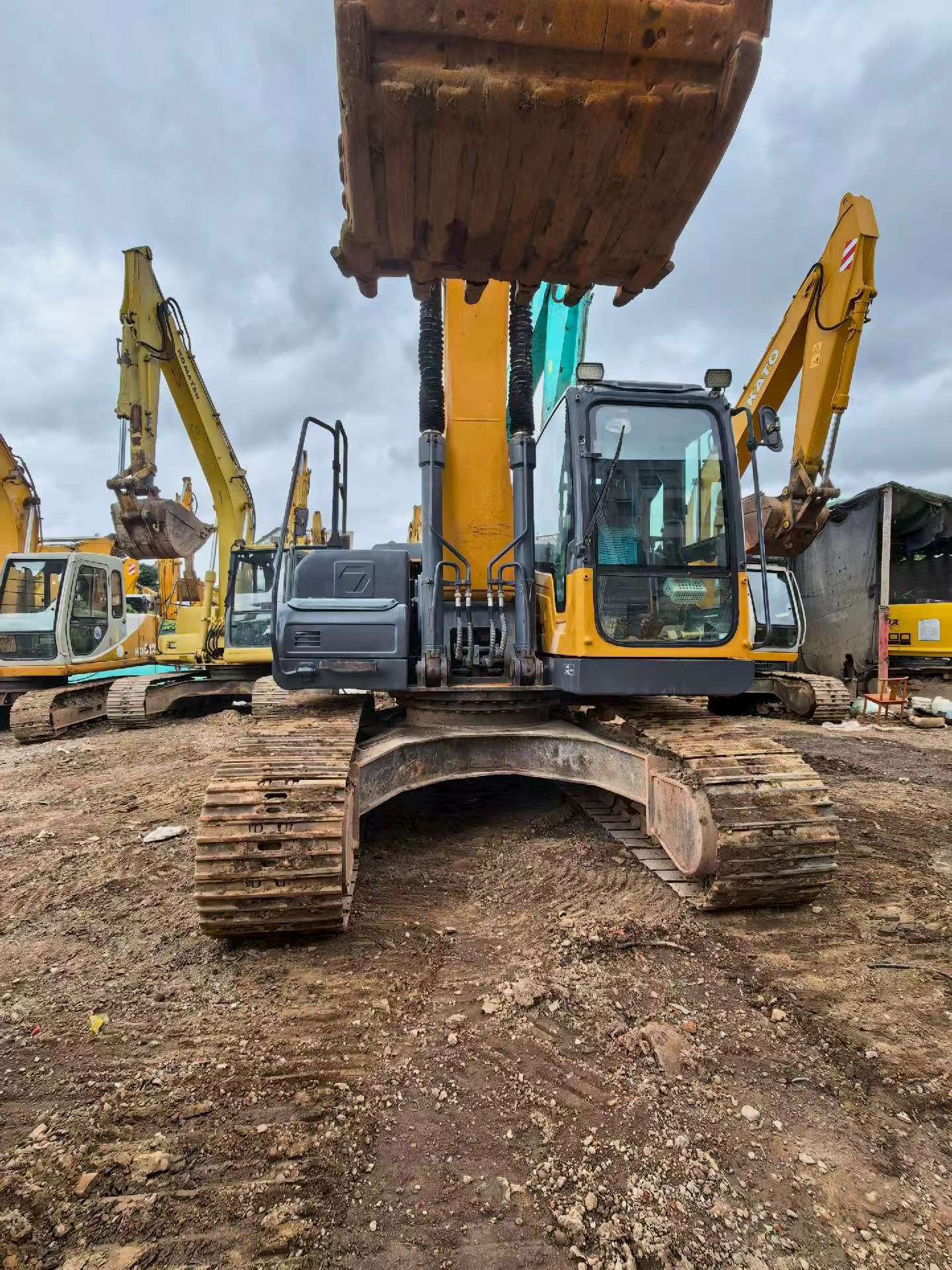 شراء حفارة XCMG XE200DA مستعملة / 4