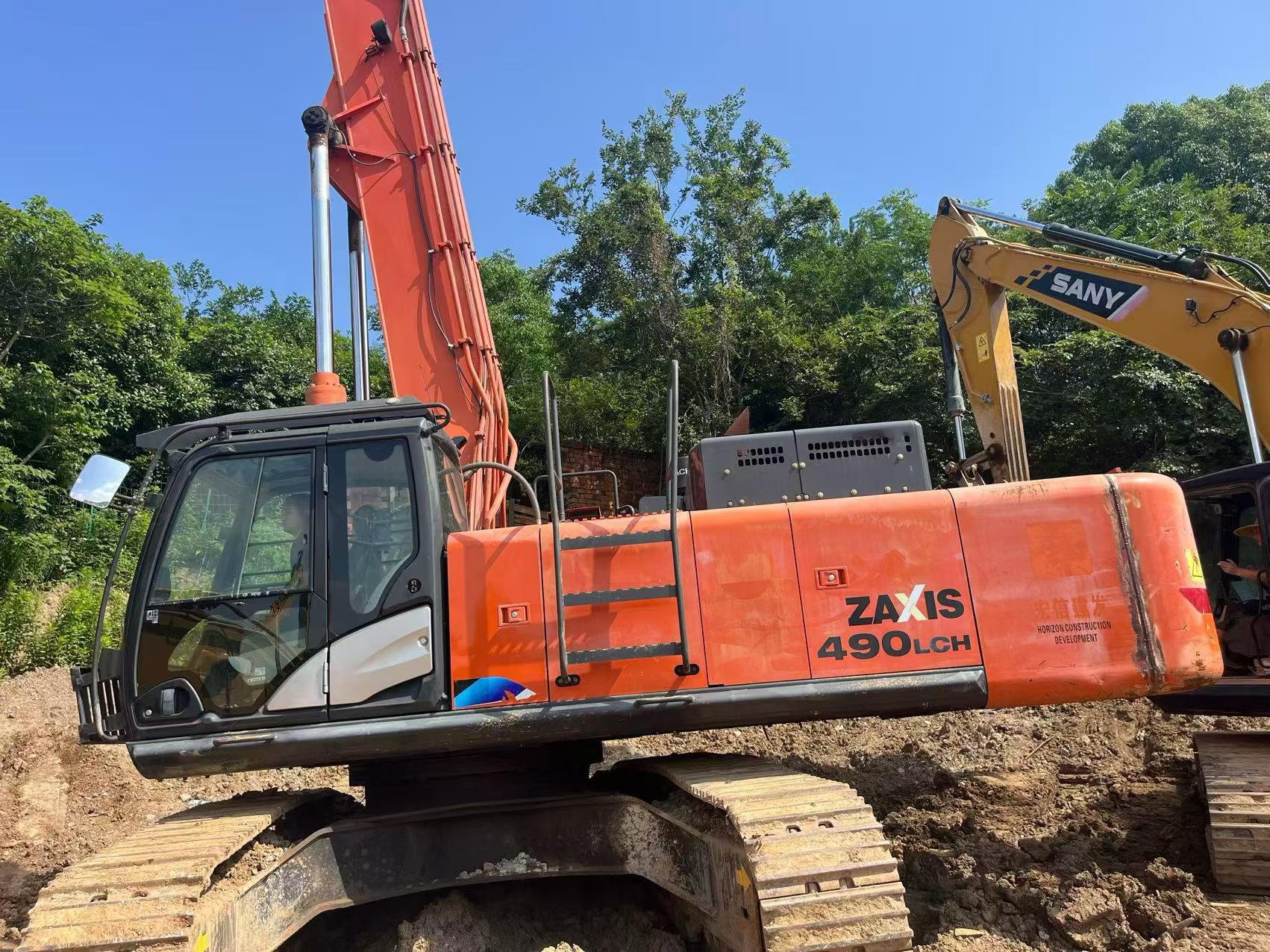 شراء Hitachi ZX490LCH-5A مستعمل حفارة