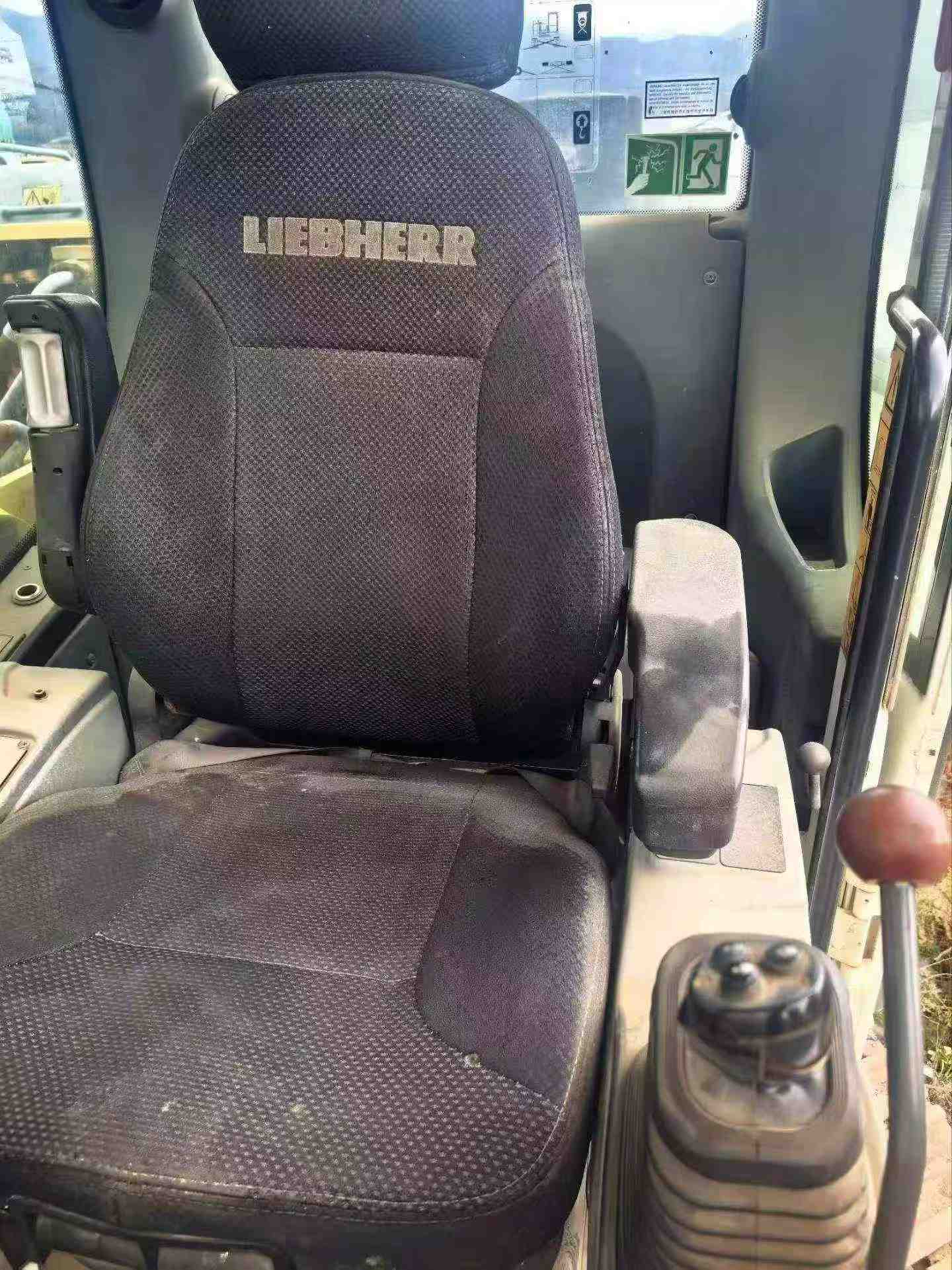 Buy Liebherr R920 Used Excavator / 8 Buy Liebherr R920 Used Excavator / 8