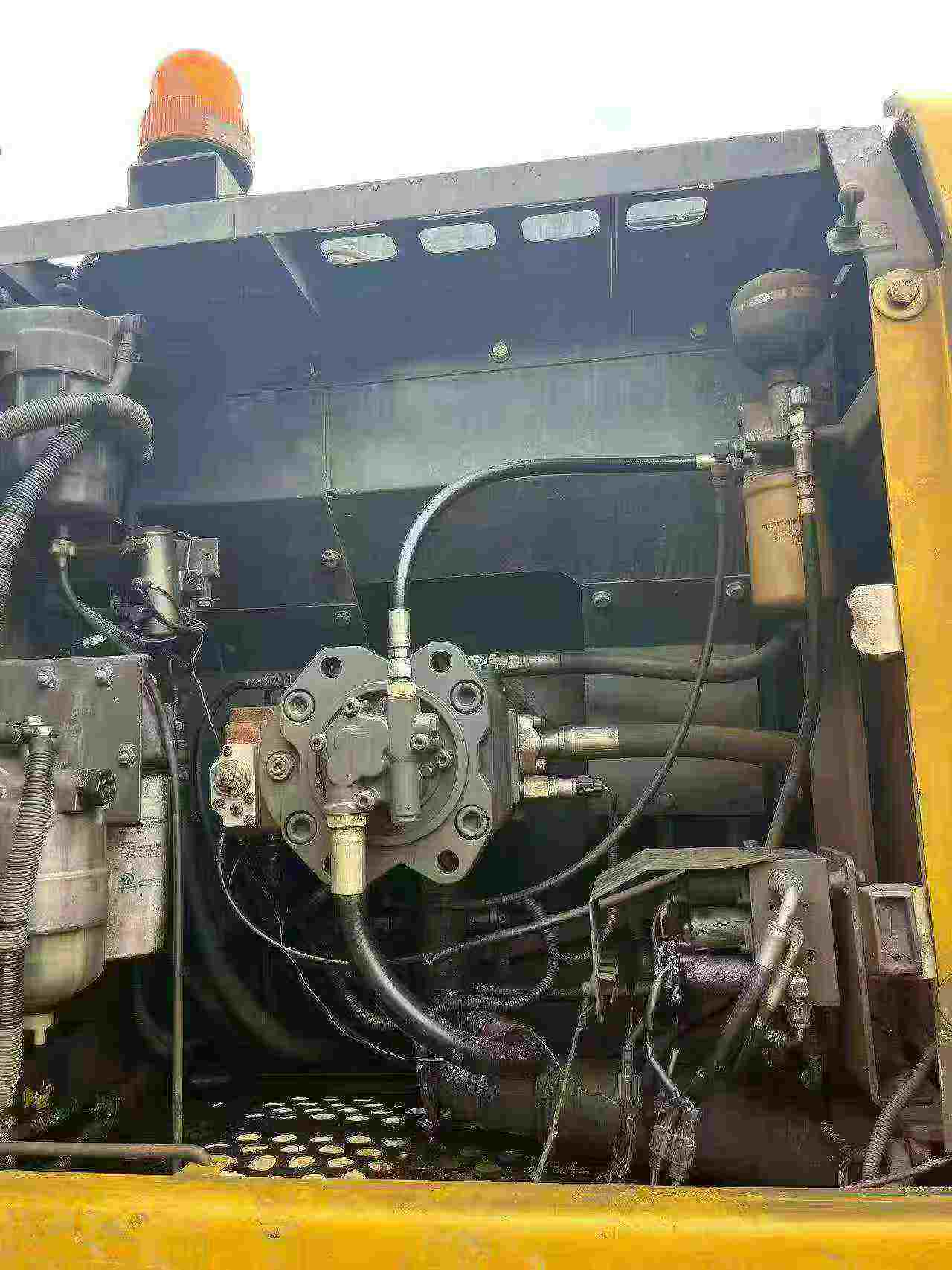Buy Sumitomo SH200-5 Used Excavator / 6 Buy Sumitomo SH200-5 Used Excavator / 6