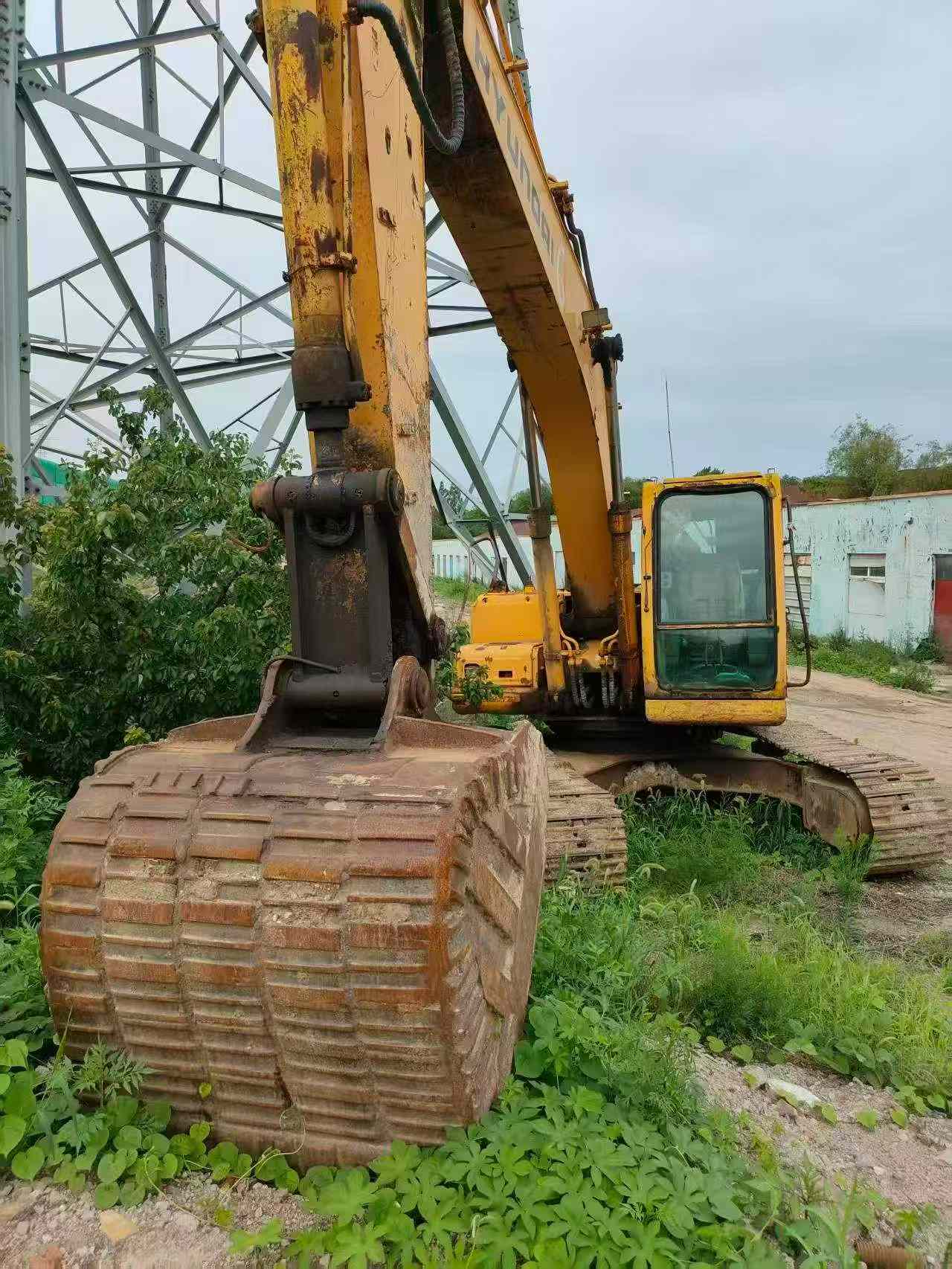 Buy Hyundai R225-7 Used Excavator / 3 Buy Hyundai R225-7 Used Excavator / 3