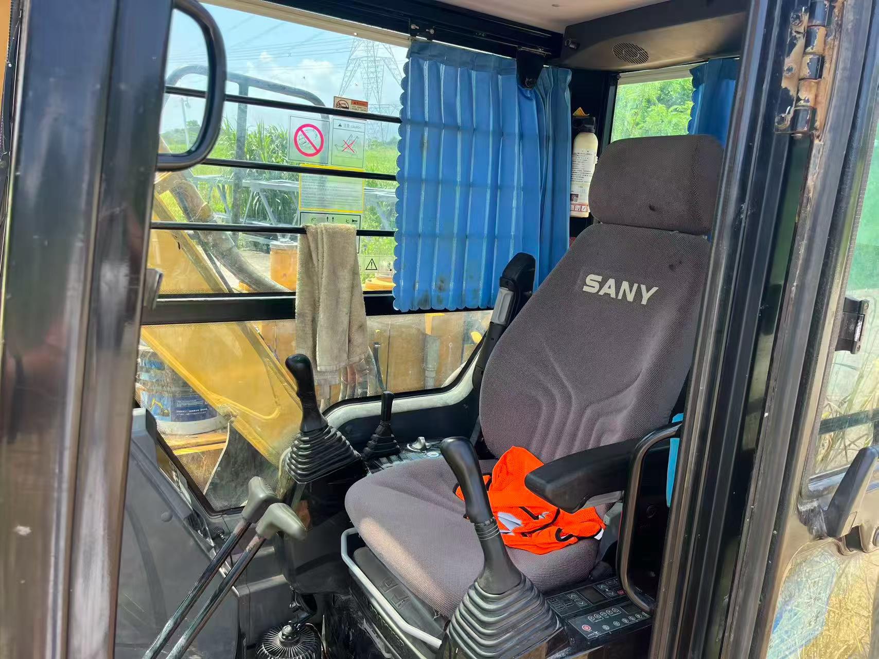 شراء حفارة Sany SY75 مستعملة / 4