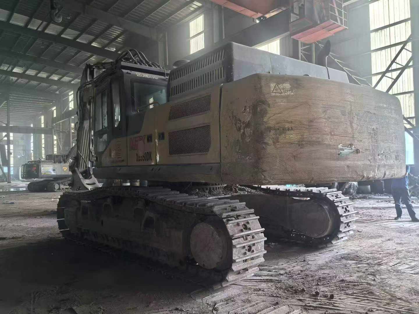 Buy XCMG XE490D Used Excavator