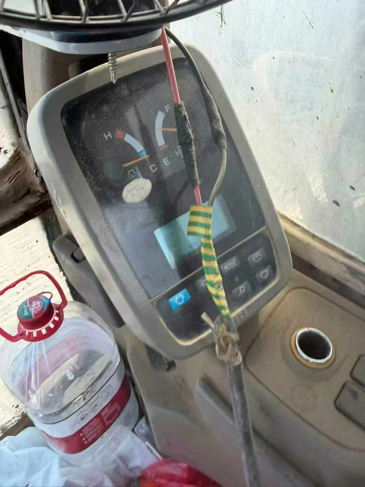 Buy Kobelco SK135SR Used Excavator / 8