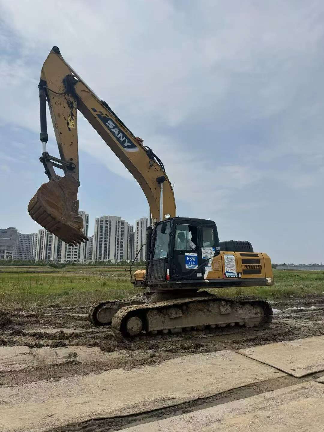 Buy Sany SY245H Used Excavator / 2 Buy Sany SY245H Used Excavator / 2