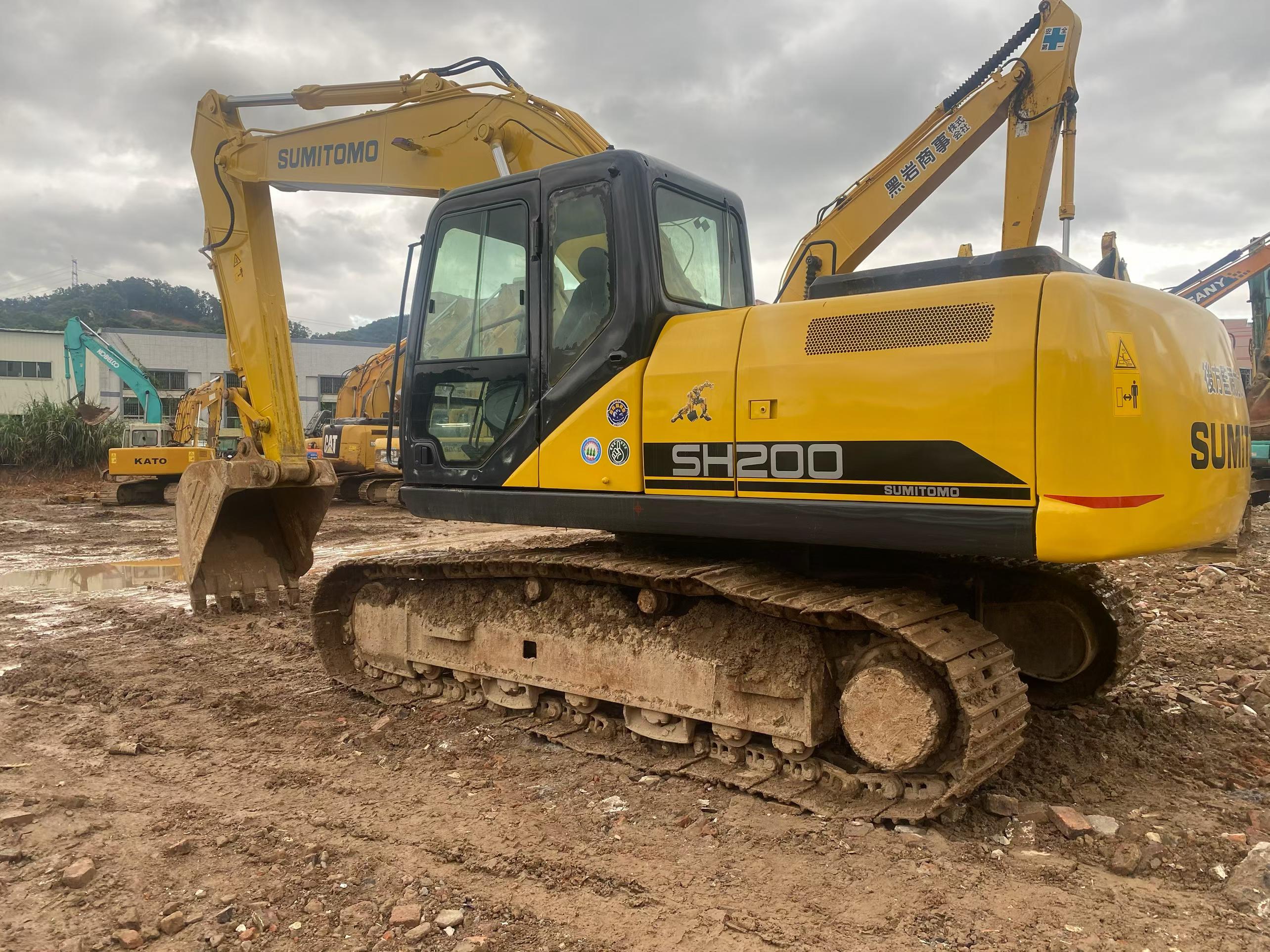 Buy Sumitomo SH200A5 Used Excavator / 3