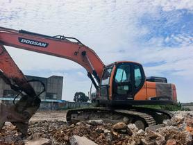 Buy Doosan DH220 Used Excavator / 2 Buy Doosan DH220 Used Excavator / 2