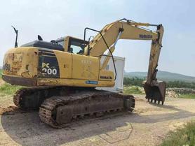 Купить Подержанный Экскаватор Komatsu PC200 / 2 Купить Подержанный Экскаватор Komatsu PC200 / 2