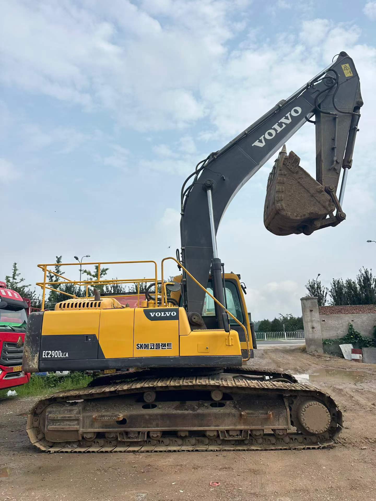 Buy Volvo EC290 Used Excavator / 8