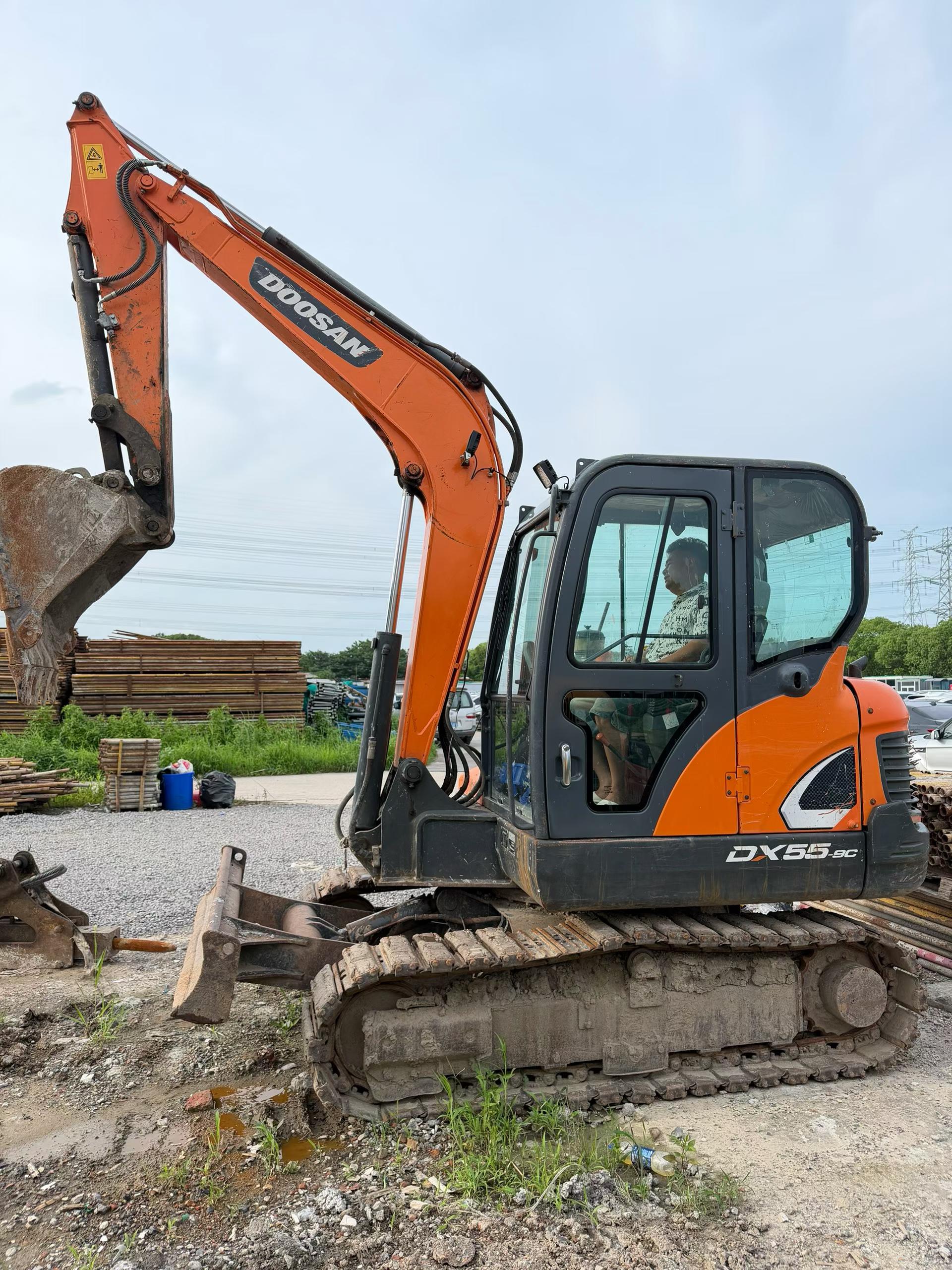 Buy Doosan DH60 Used Excavator / 6