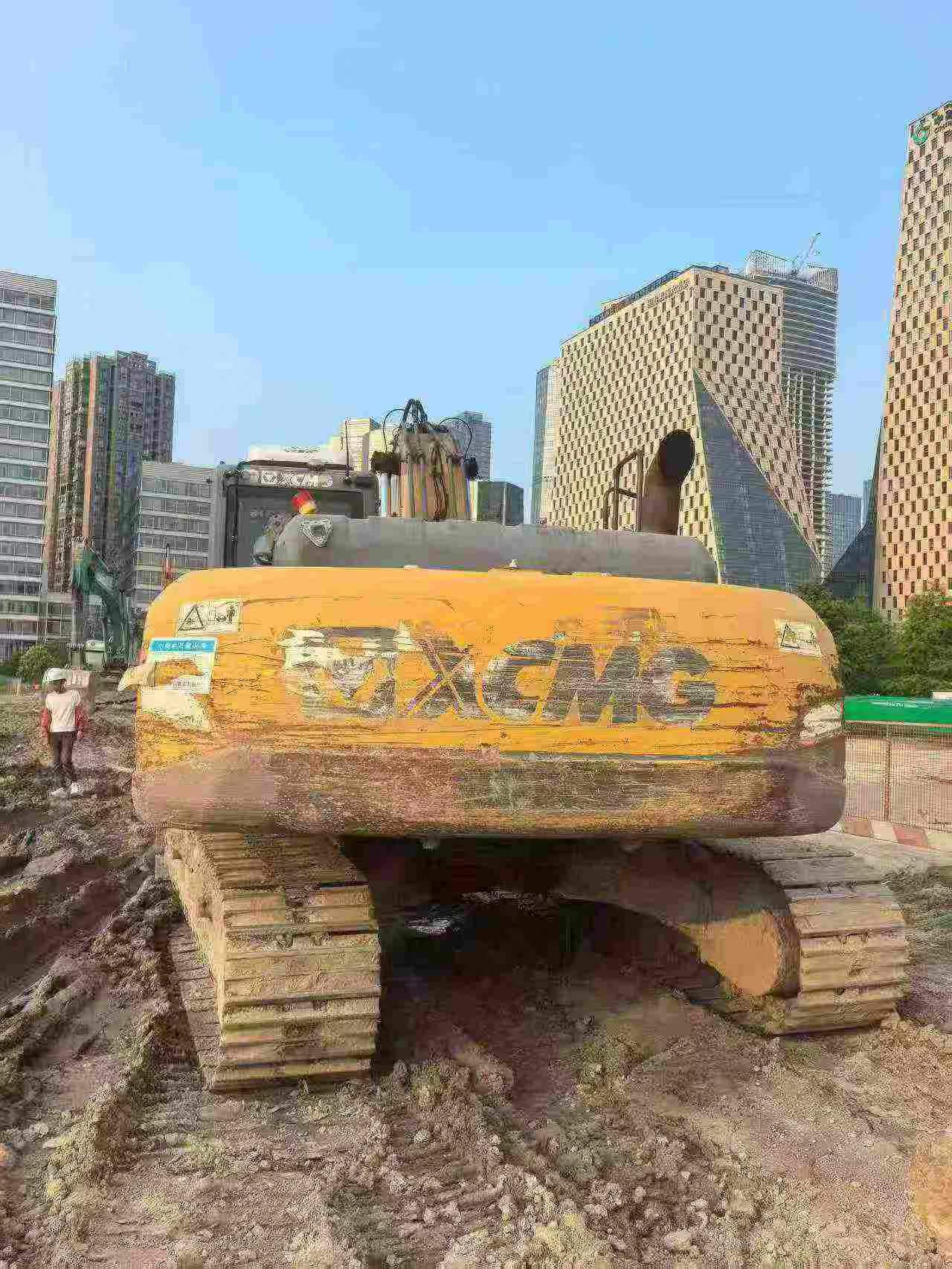 Buy XCMG XE270DK Used Excavator / 7 Buy XCMG XE270DK Used Excavator / 7