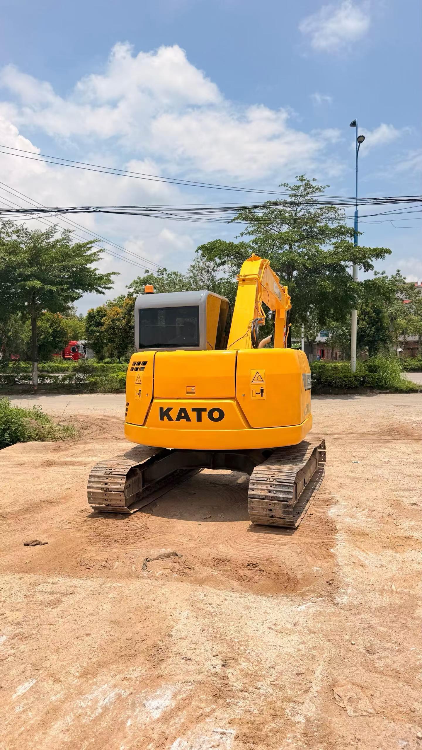 Buy Kato Used Excavator / 3 Buy Kato Used Excavator / 3