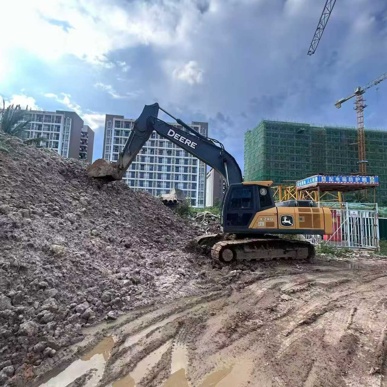 Buy JohnDeere E210 Used Excavator / 5