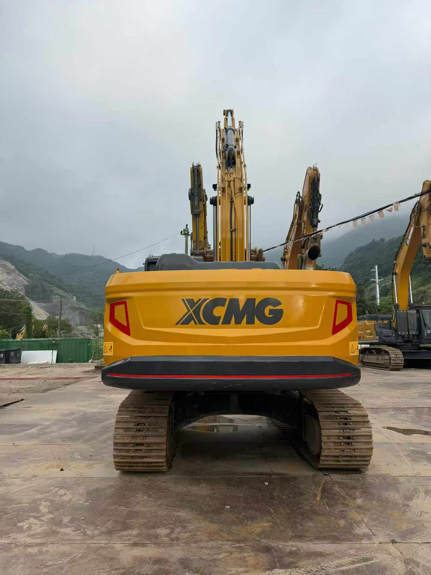 Buy XCMG XE215 Used Excavator / 1
