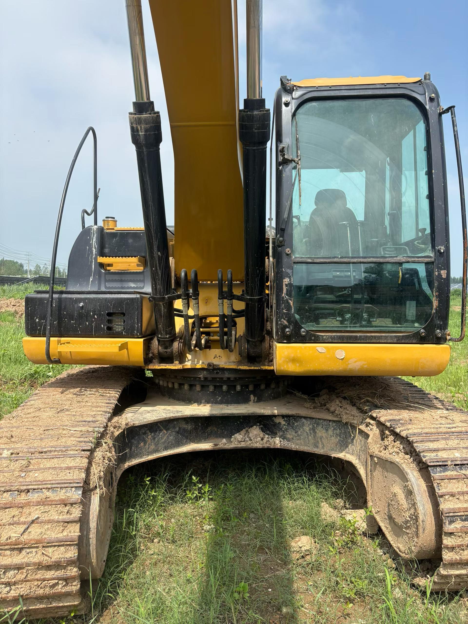 Buy Caterpillar 320D Used Excavator / 4 Buy Caterpillar 320D Used Excavator / 4