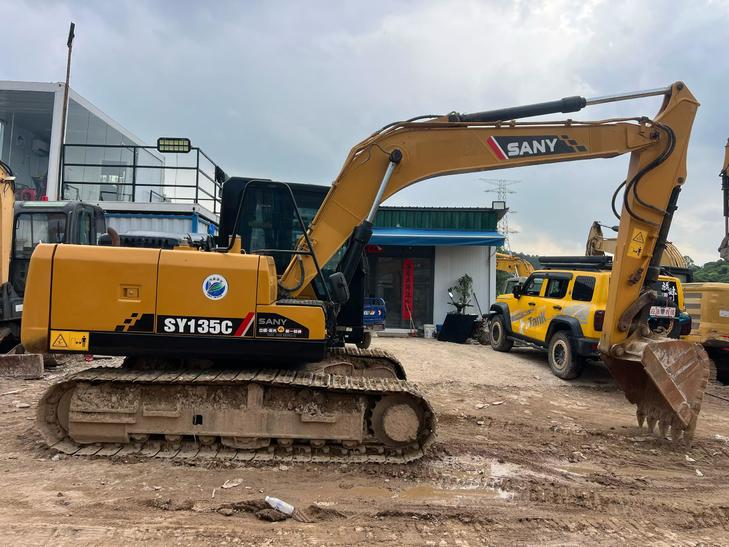 Buy Sany SY135 Used Excavator / 1