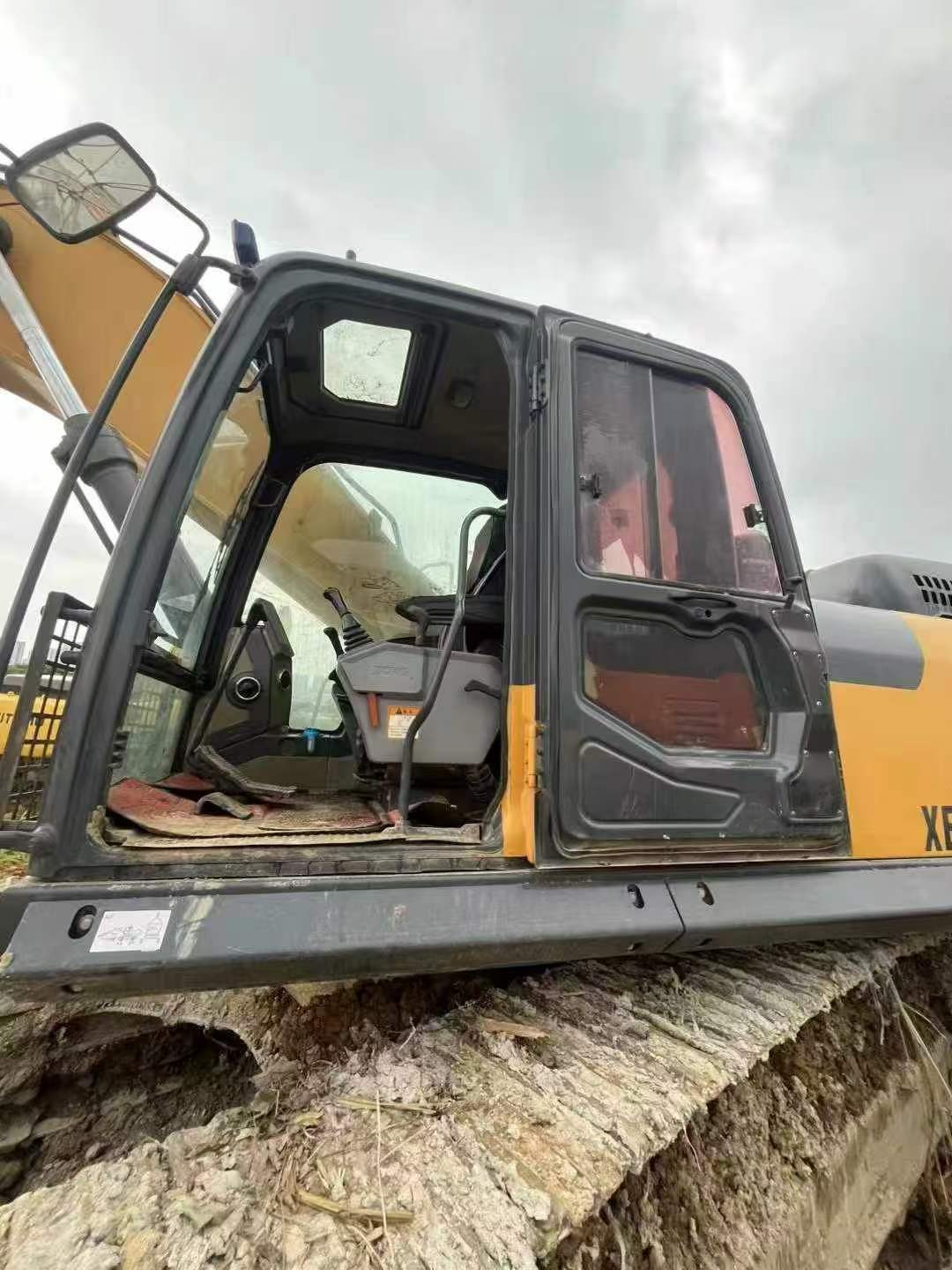 Buy XCMG XE370 Used Excavator / 3