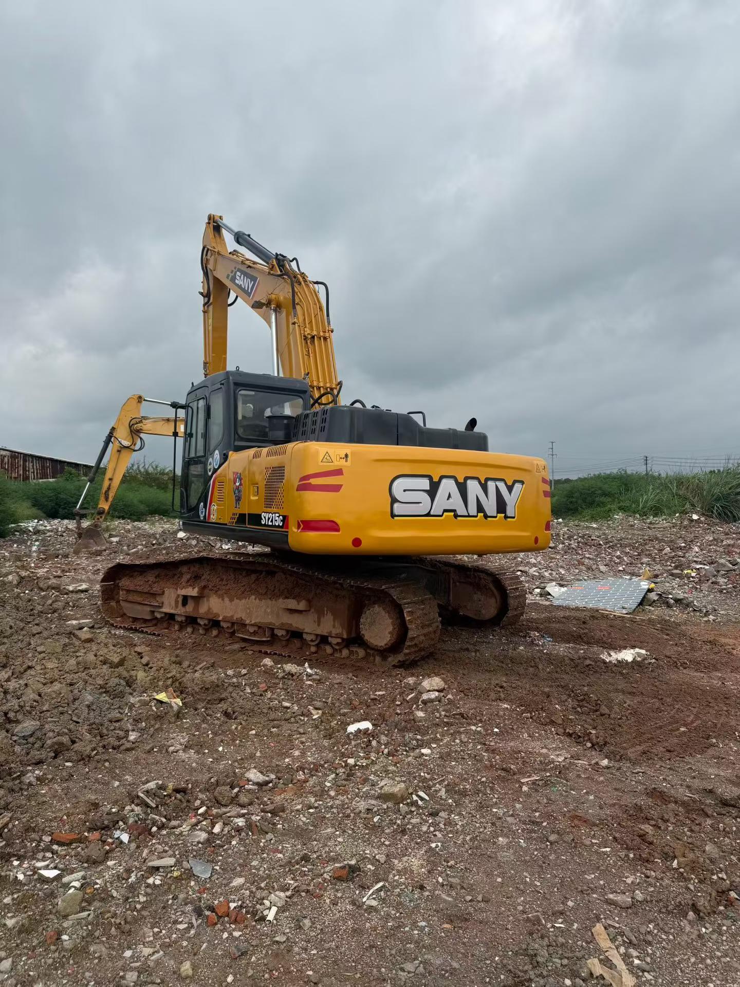 Buy Sany SY215C Used Excavator / 2