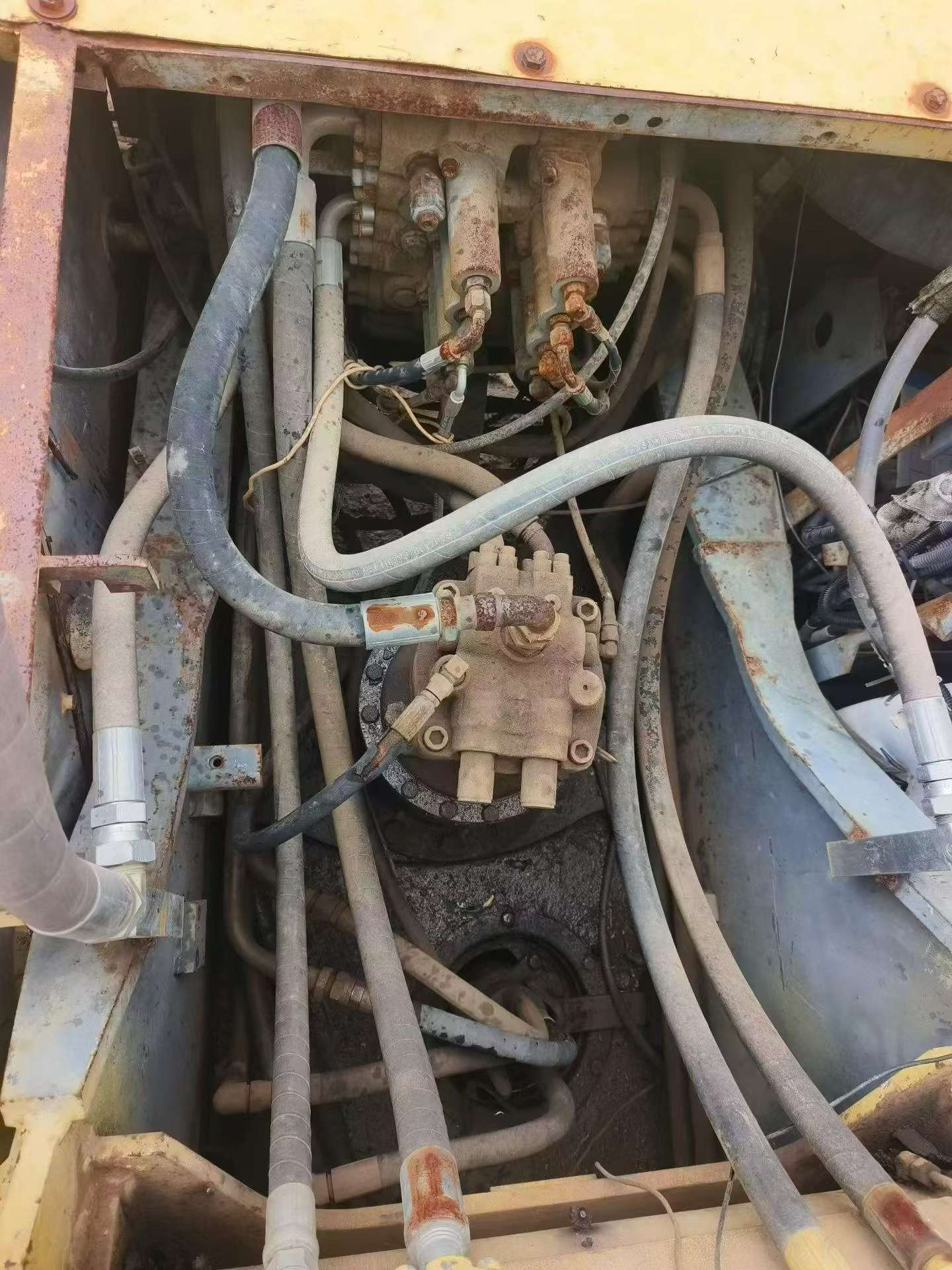 Buy Sumitomo SH200 Used Excavator / 4 Buy Sumitomo SH200 Used Excavator / 4