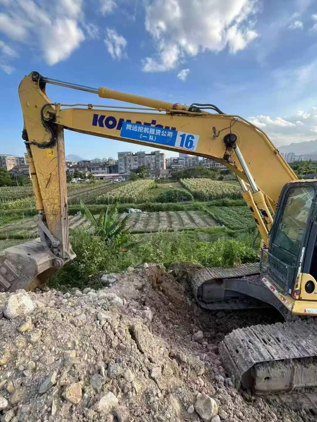 Buy Komatsu HB215LC-1 Used Excavator / 5