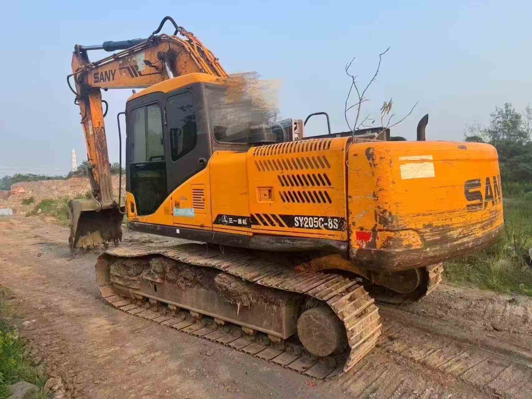 Buy Sany SY205C-8 Used Excavator / 3 Buy Sany SY205C-8 Used Excavator / 3