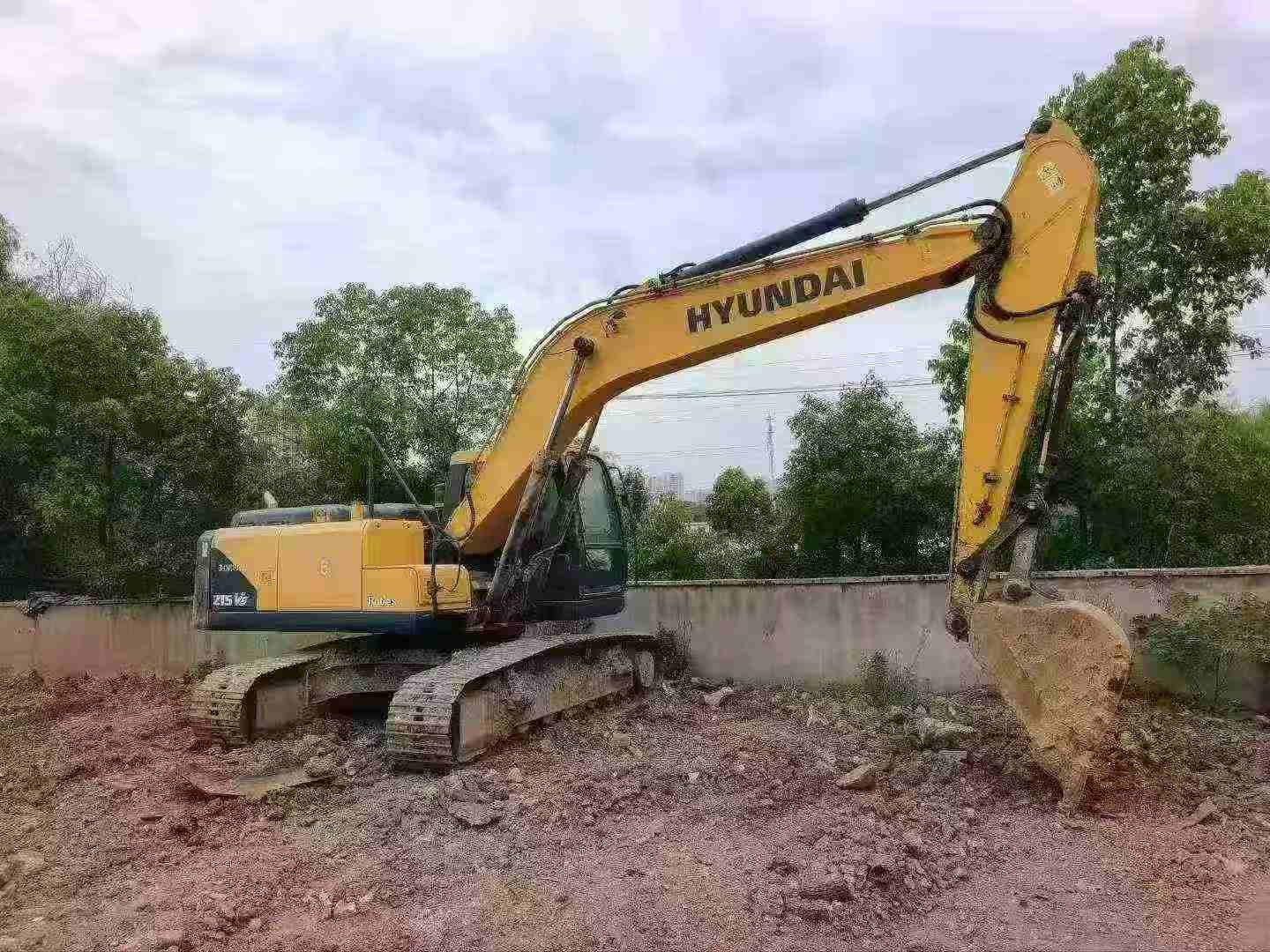 Buy Hyundai R215-7 Used Excavator / 4