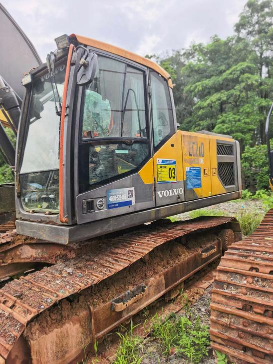 Buy Volvo EC200 Used Excavator / 1