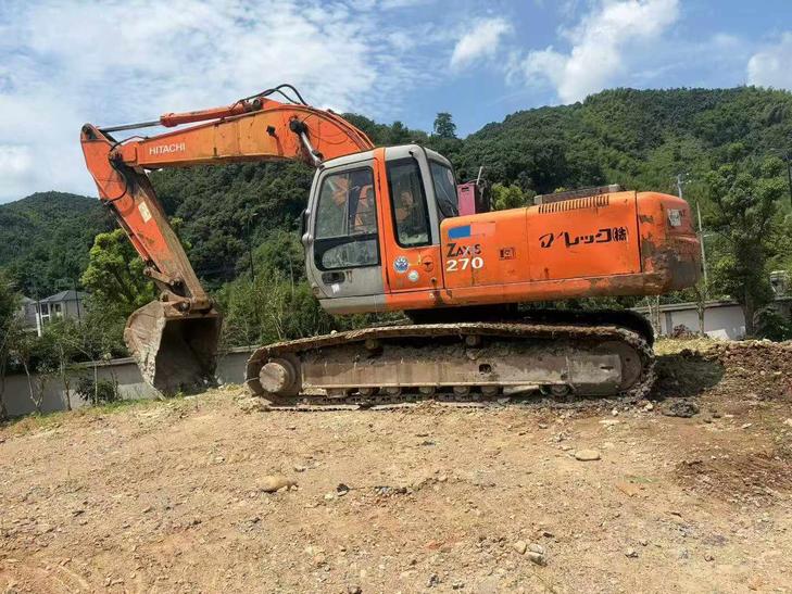 Buy Hitachi EX270-6 Used Excavator / 1