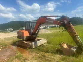 Buy Doosan DH55 Used Excavator / 3 Buy Doosan DH55 Used Excavator / 3