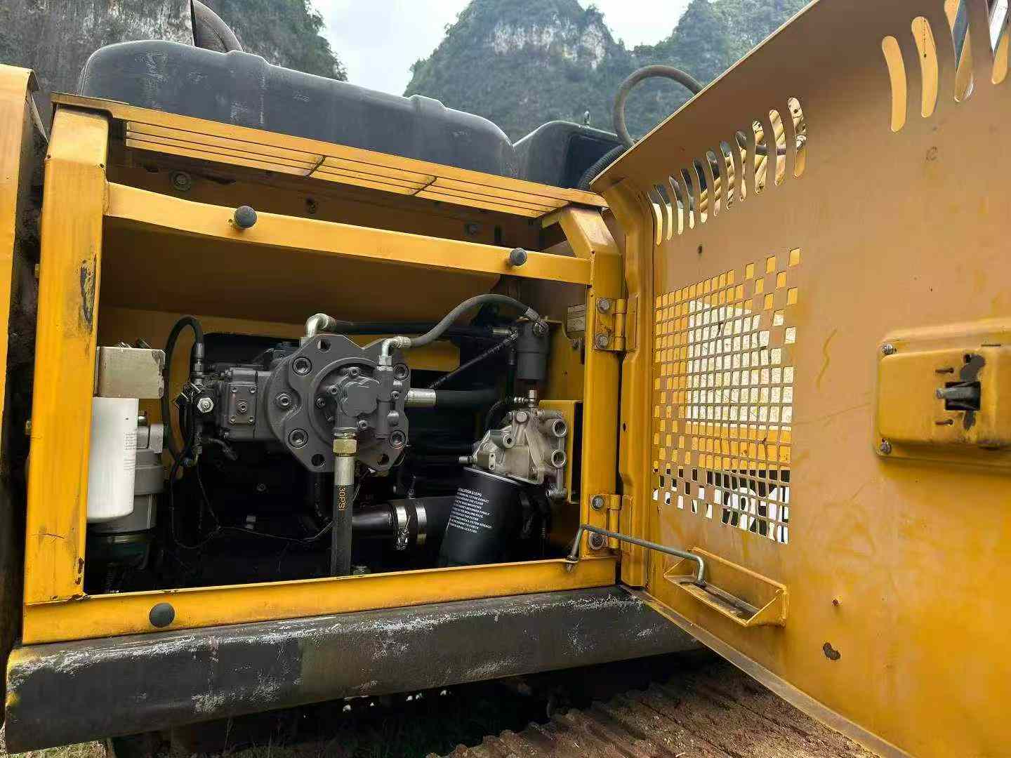 Buy Sany SY205C Used Excavator / 2