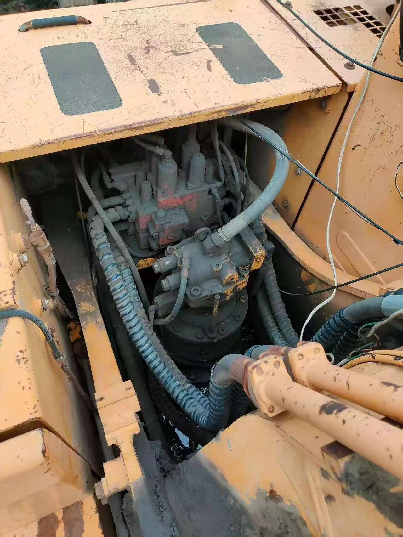 Buy Hyundai R225-7 Used Excavator / 7 Buy Hyundai R225-7 Used Excavator / 7