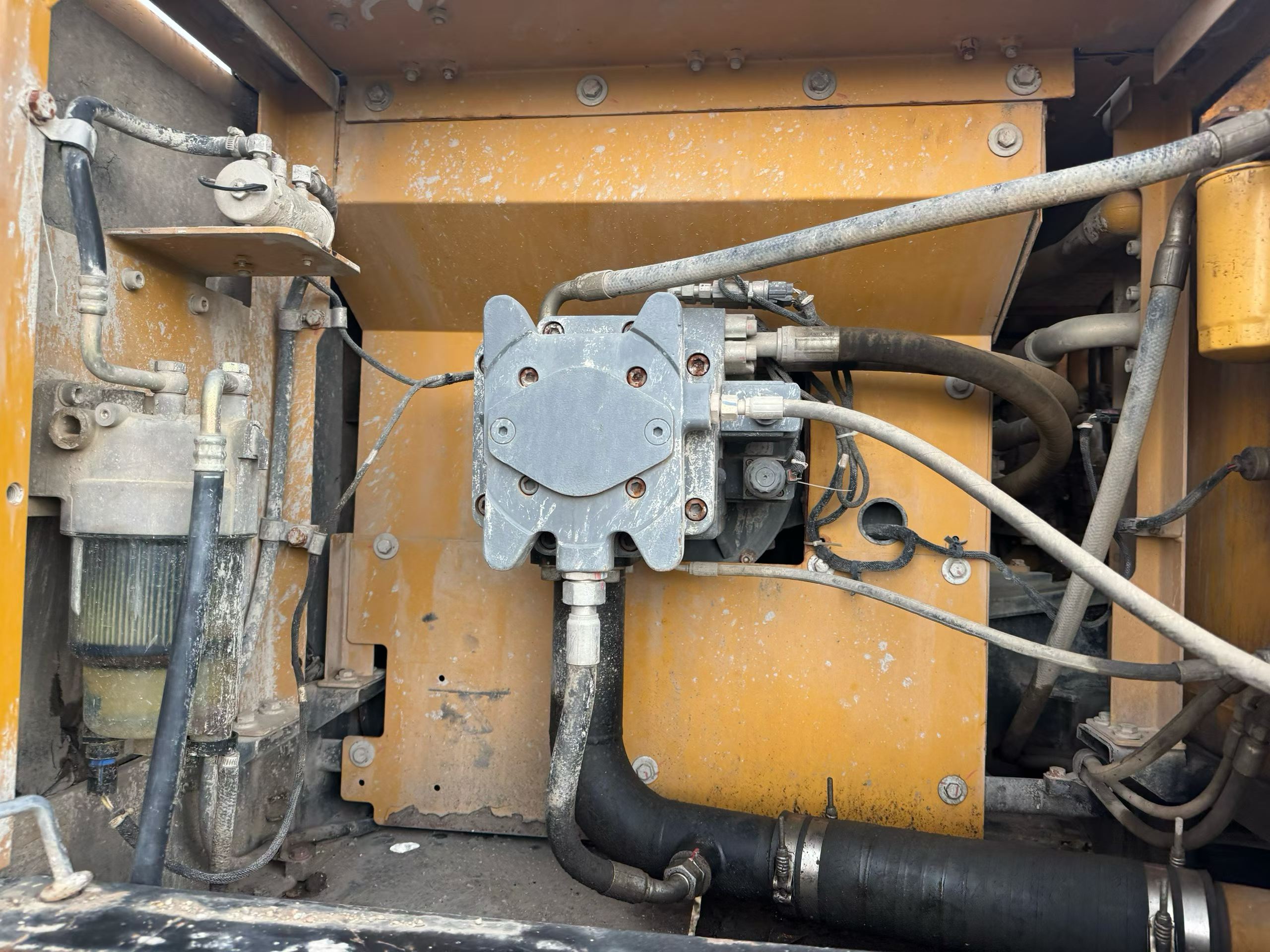 Buy Sany SY245H Used Excavator / 3 Buy Sany SY245H Used Excavator / 3
