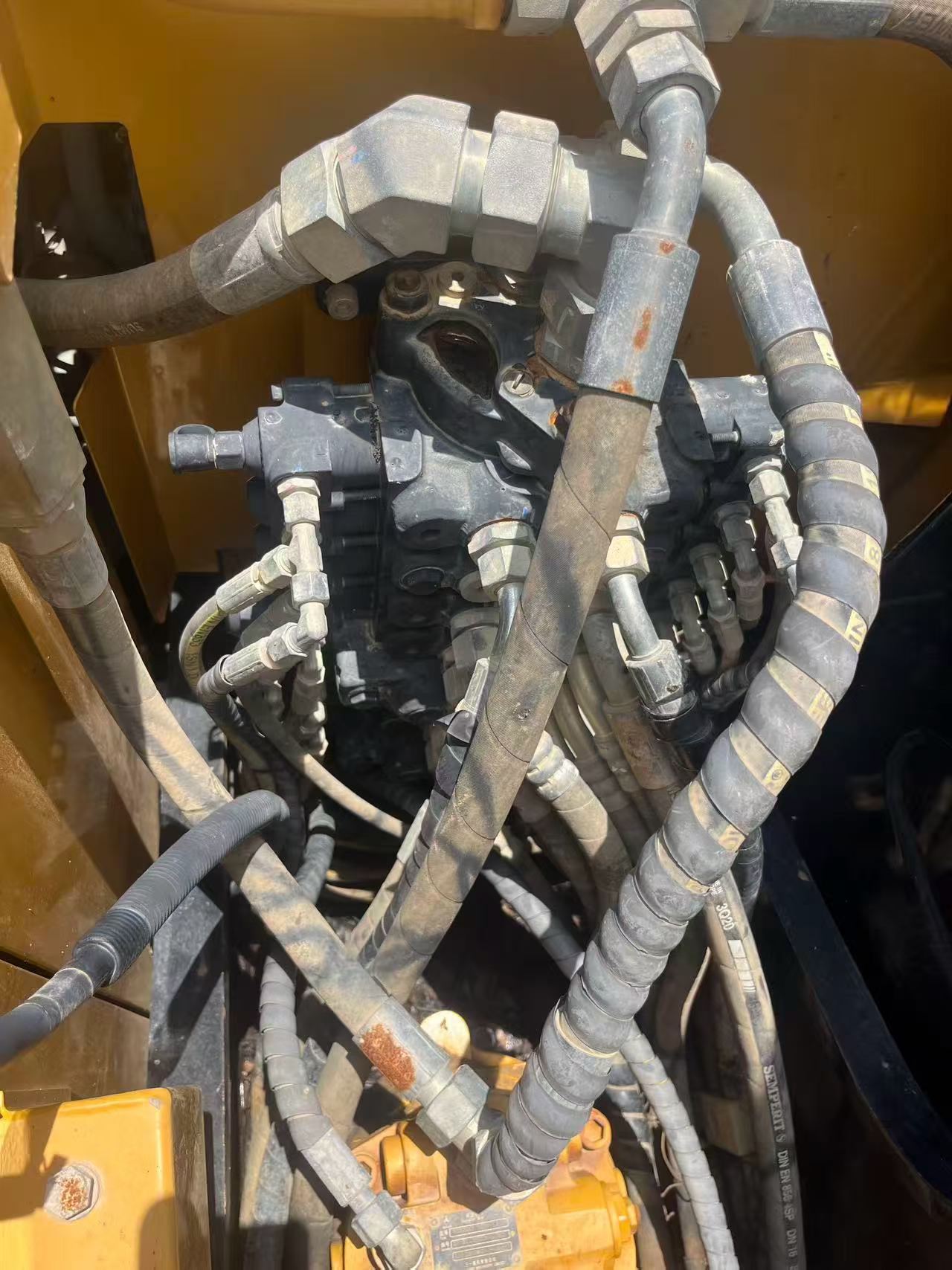 شراء حفارة Sany SY75 مستعملة / 2