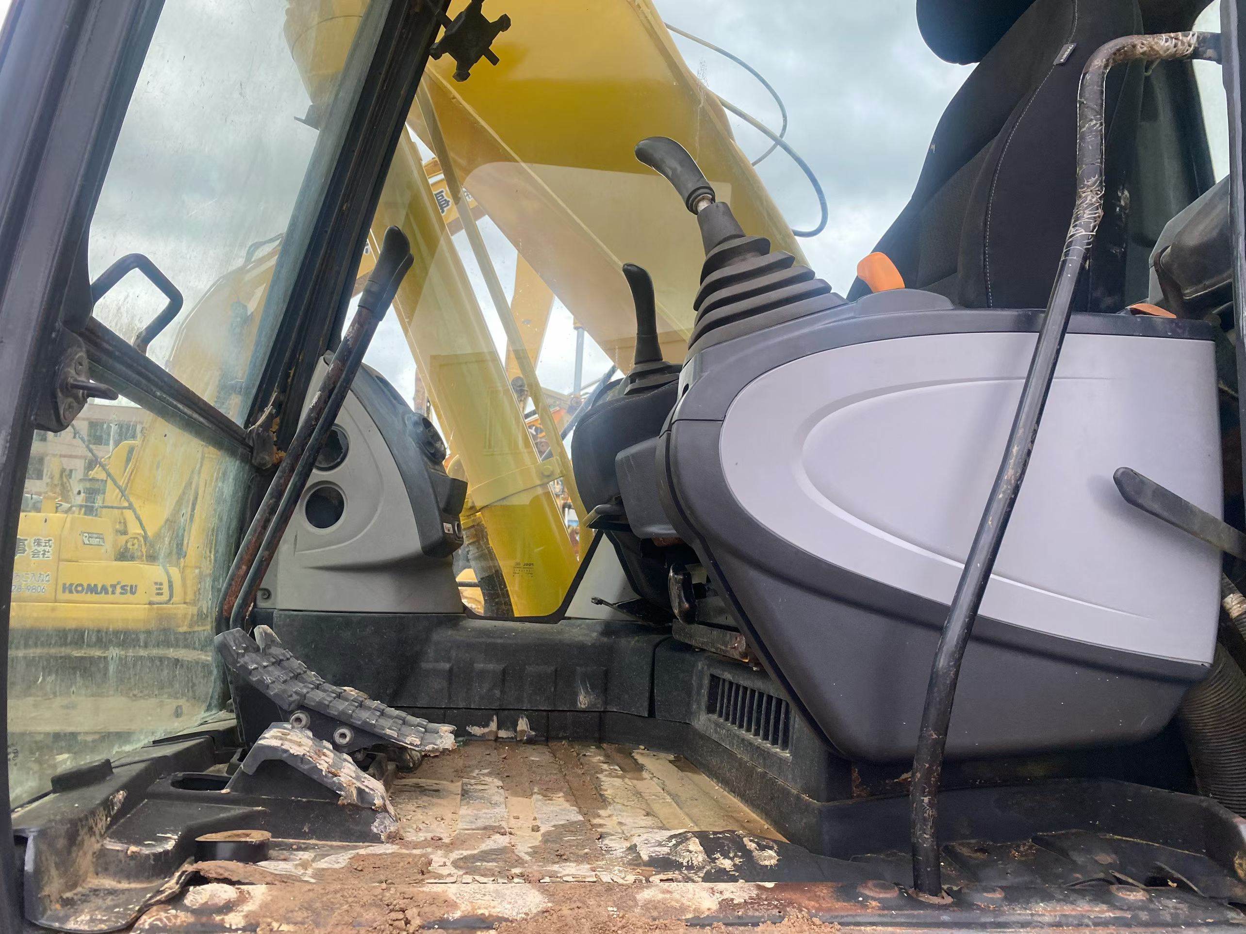 Buy Sumitomo SH200A5 Used Excavator / 5