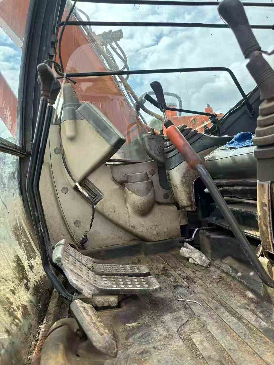 Buy Hitachi ZX60 Used Excavator / 2