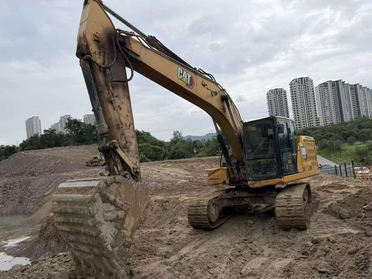 Buy Caterpillar 323 Used Excavator / 1