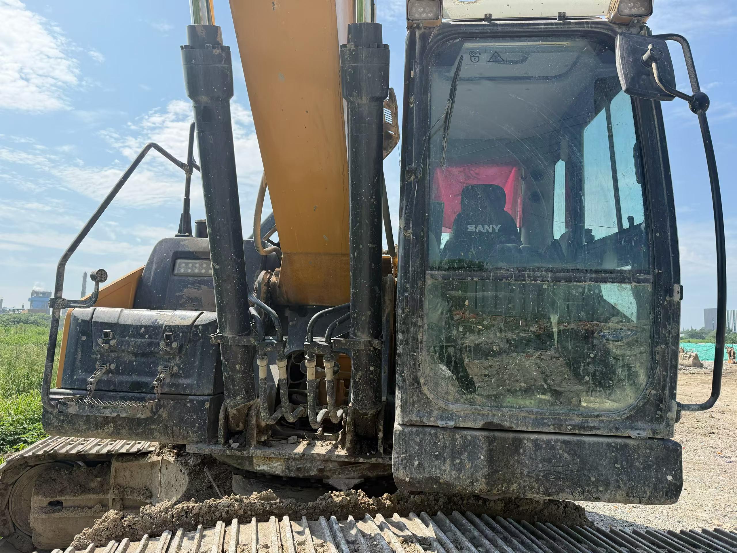 Buy Sany SY215C Used Excavator / 6 Buy Sany SY215C Used Excavator / 6