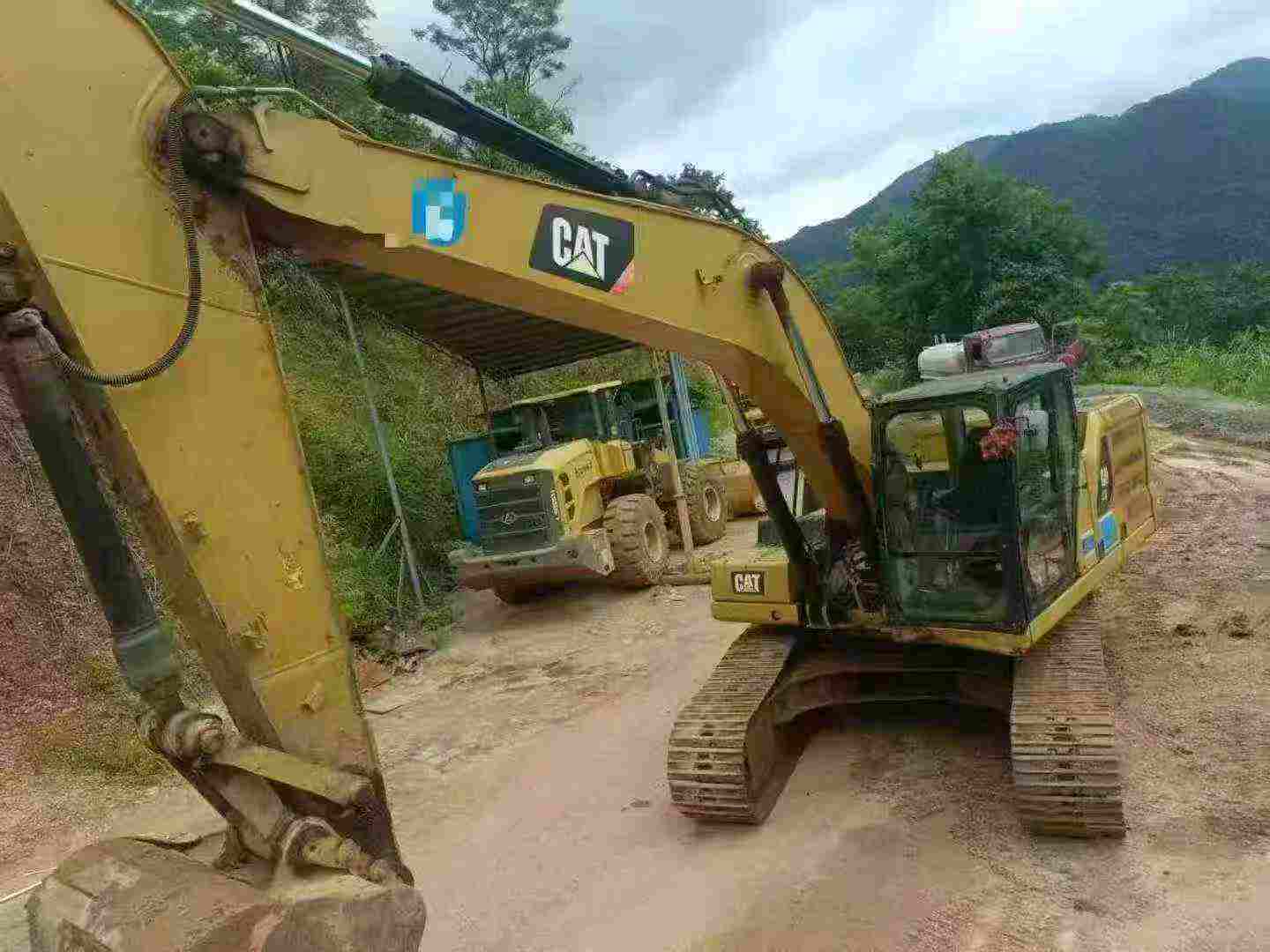 Buy Caterpillar 330B Used Excavator / 9