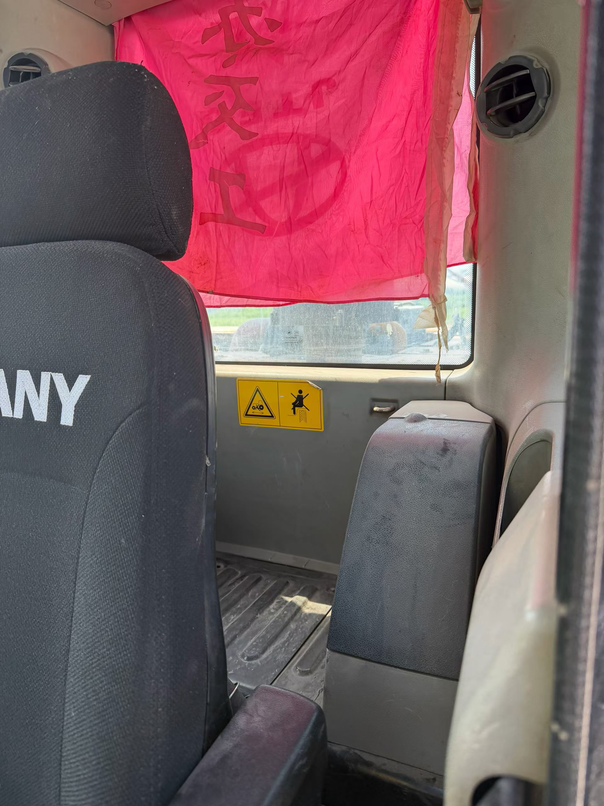 Buy Sany SY215C Used Excavator / 9 Buy Sany SY215C Used Excavator / 9