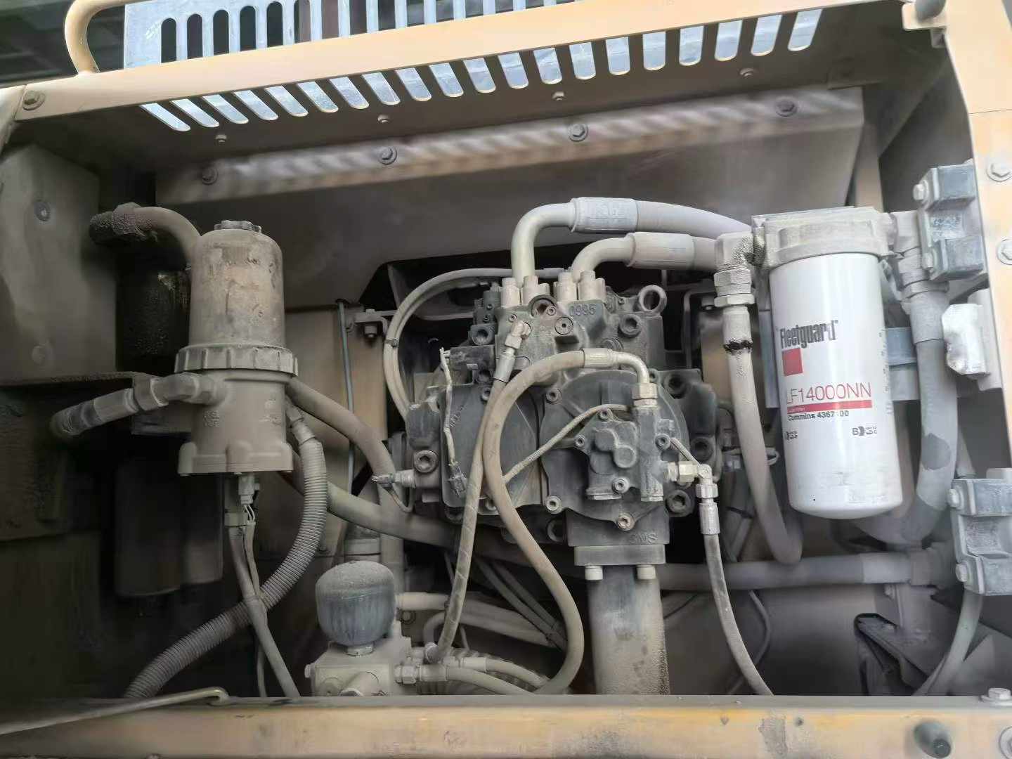 Купить Подержанный Экскаватор XCMG XE490D / 3