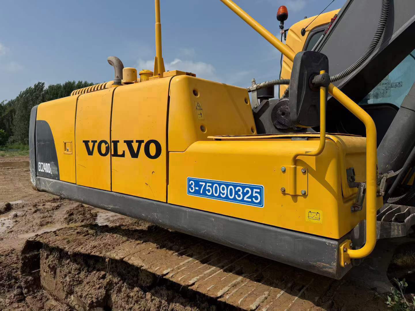 Buy Volvo EC240 Used Excavator / 3 Buy Volvo EC240 Used Excavator / 3