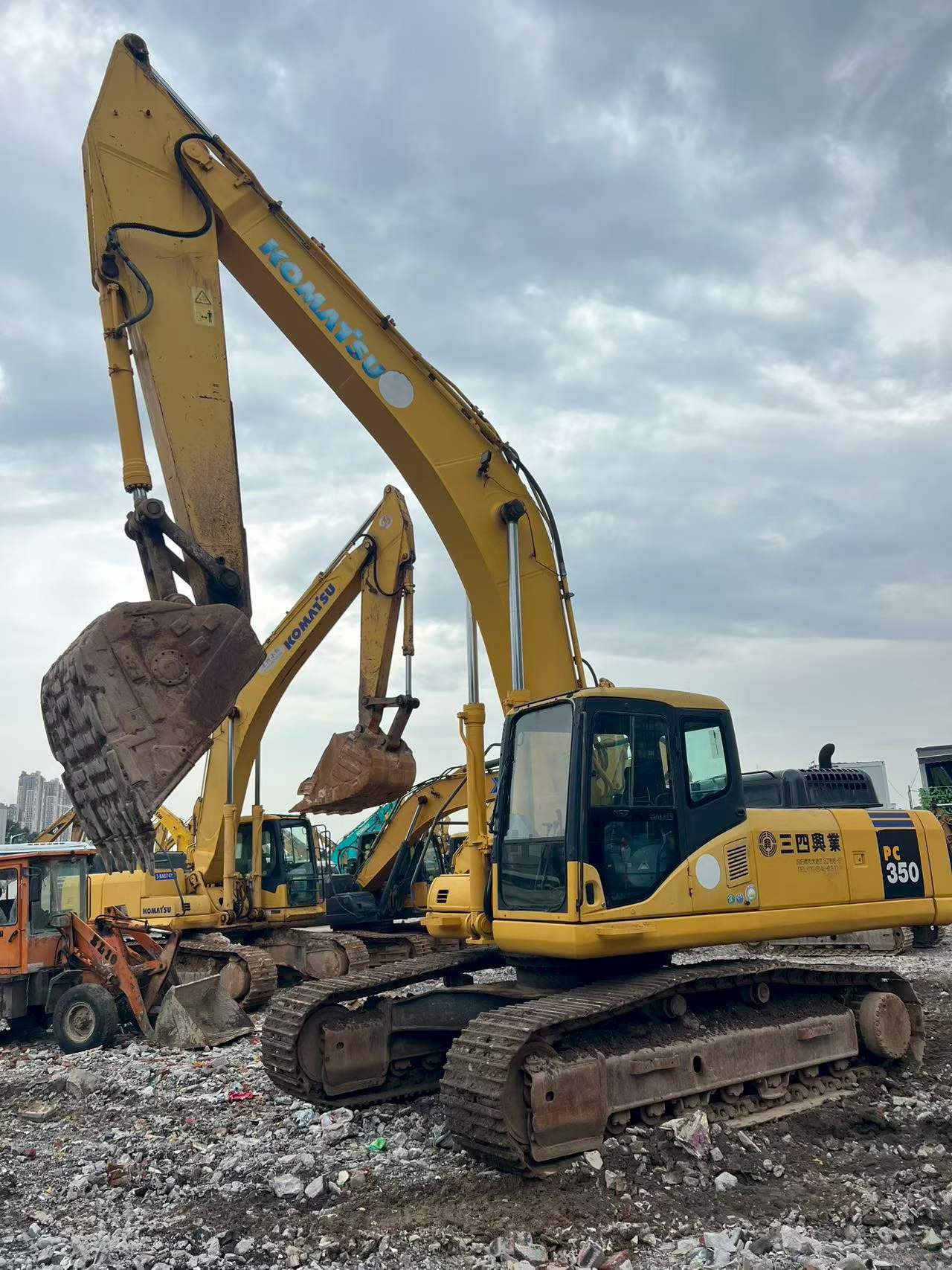 شراء Komatsu PC300-7 مستعمل حفارة
