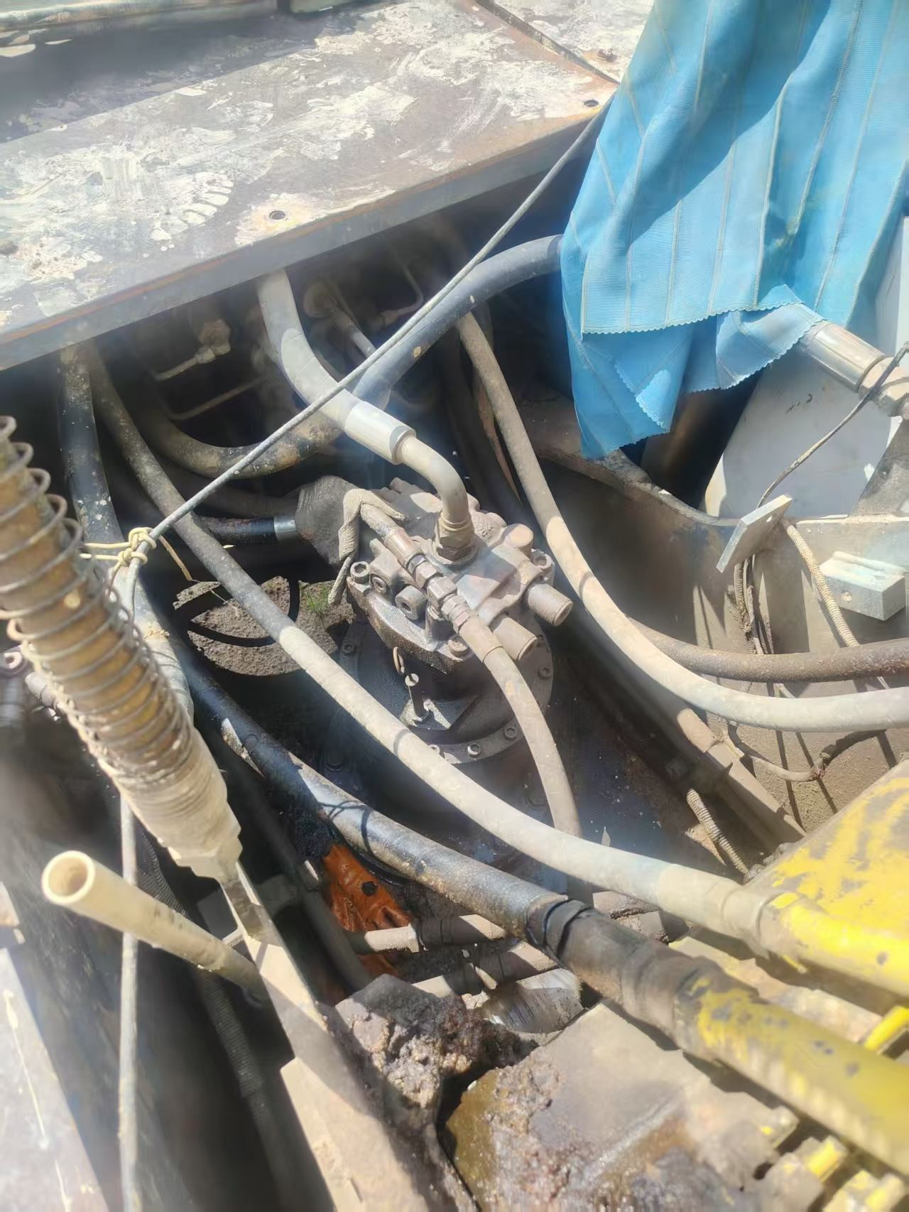 Buy Sumitomo SH200A3 Used Excavator / 4 Buy Sumitomo SH200A3 Used Excavator / 4