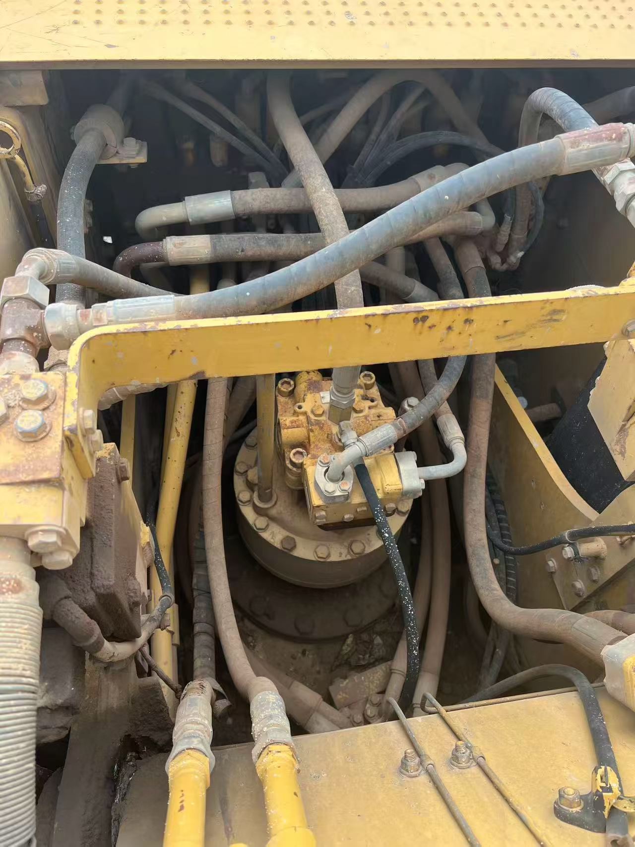 Buy Caterpillar 320D Used Excavator / 4