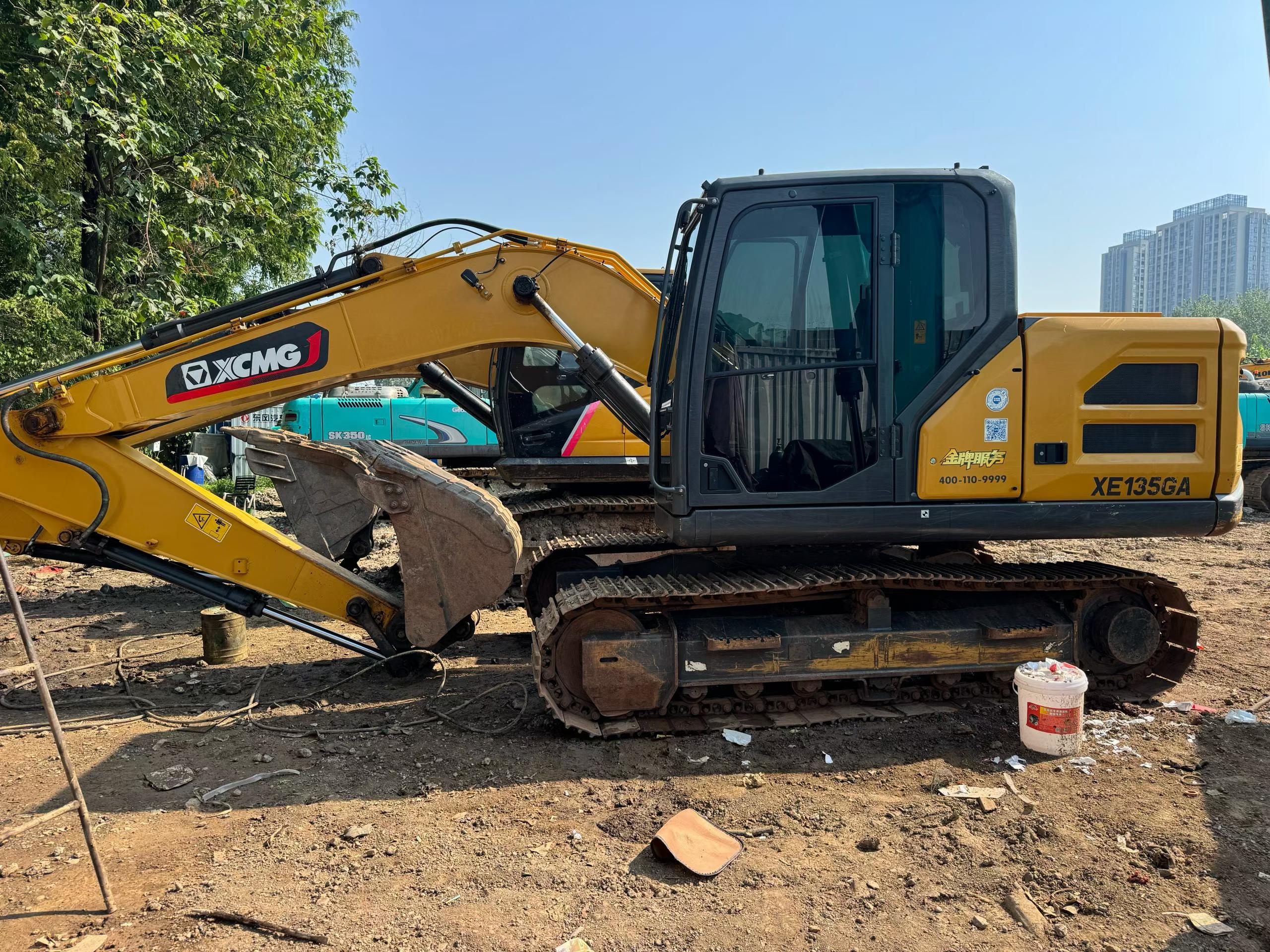 Buy XCMG XE135B Used Excavator / 2
